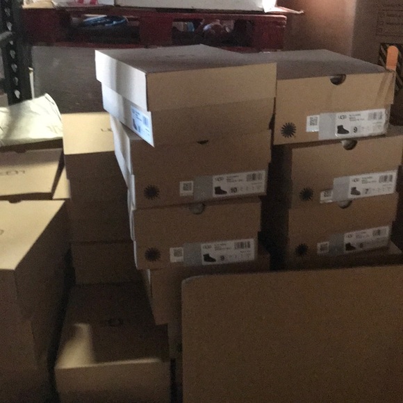 UGG women’s classic mini ll in black - Picture 8 of 8